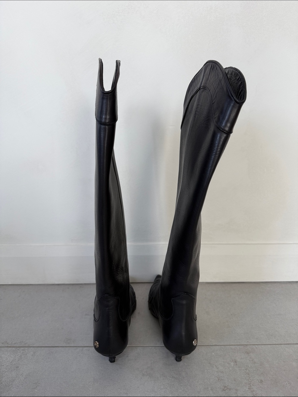 ANINE BING Black Leather Knee-High Pointed-Toe Women's Boots - Picture 6 of 13
